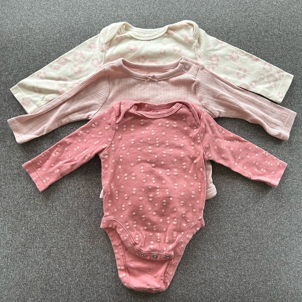 Girls 0-3 M Bundle - Picture 2 of 5
